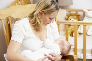 bú sữa mẹ giúp giảm nguy cơ viêm tai giữa
